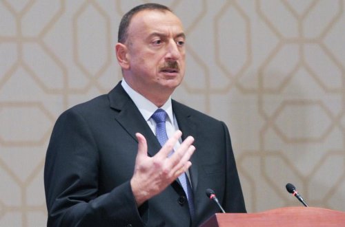 İlham Əliyev ən hündürdür