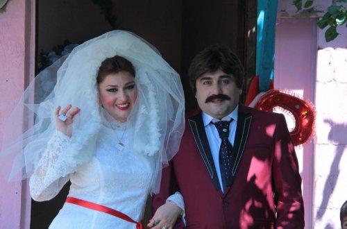 Dilarə Əliyeva gəlinlik geyindi