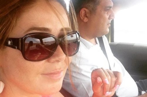 Elnarənin ailəsi ilə yeni fotoları