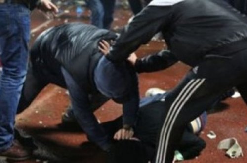 Bakıda məşhur xəstəxananın həyətində dava düşüb, bir nəfər bıçaqlanıb