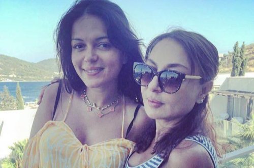 Nərgiz Paşayeva qızı ilə istirahətdə