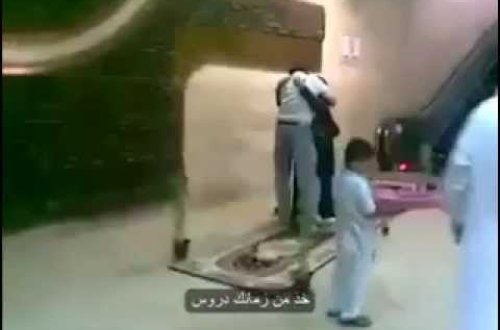 Oğul öz anasını aeroportda belə qarşıladı