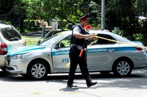 Qazaxıstanda polisə silahlı hücum olub, 3 nəfər ölüb