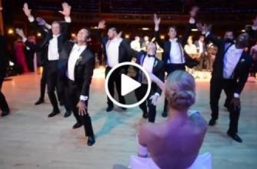 Bəyin toy zalında gəlinə hazırladığı sürpriz -