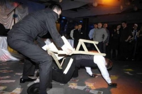 Toyda kütləvi dava: