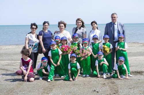 Binəqədi rayonunun balaca fidanları nümunəvi aksiya keçirdilər