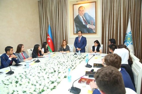 Binəqədi gənclərinə sosial media ilə bağlı təlim keçilib