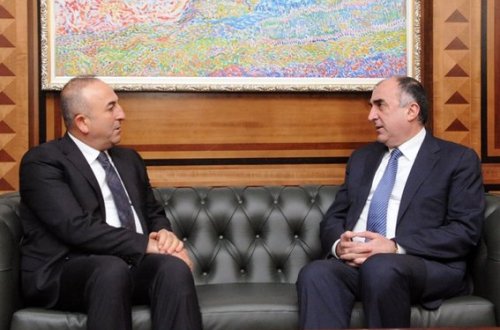 Məmmədyarov Çavuşoğluya zəng etdi: