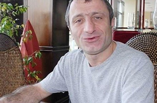 Məşhur aktyor qəzada öldü