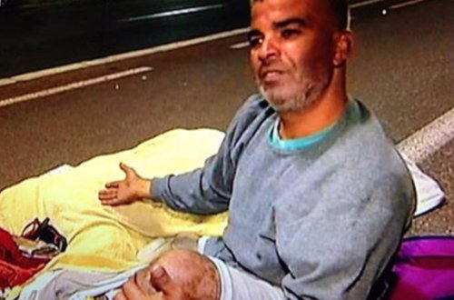 Meyitin yanında canlı yayım...