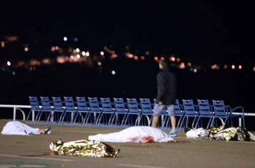 Dəmiryolu bağlandı, insanlar evlərinə gedə bilmədi