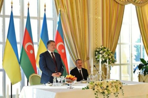 Ukrayna prezidentinin şərəfinə rəsmi ziyafət təşkil edilib