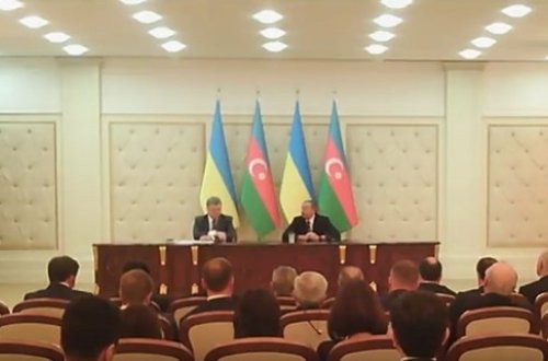Prezidentlər mətbuat konfransı keçirir