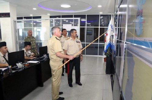 Zakir Həsənov Xəzərdə döyüş təlimlərini izlədi