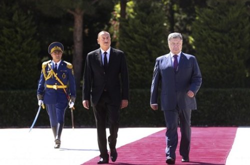 İlham Əliyev Poroşenko ilə təkbətək görüşüb