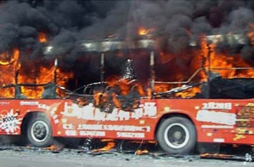 Bakıda sərnişin avtobusu alışıb yandı