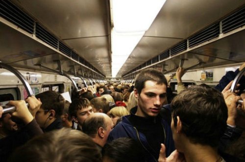 Bakı metrosunda qatar tüstüləndi