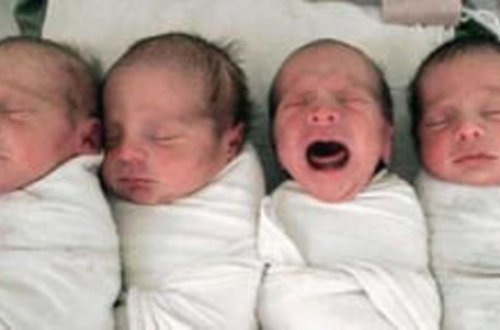 Qadın dünyaya gətirdiyi əkizlərə elə ad verdi ki...