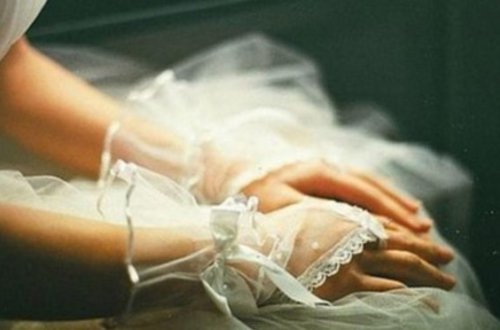 Bakıda qeyri-adi TOY: Yaşıötmüş qız özünə bəysiz toy etdi