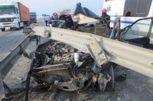 Qohumlar ağır qəzaya düşdülər: üçü öldü, ikisi yaralandı