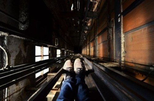 Yasamalda lift şaxtaya düşdü: Yaralılar var