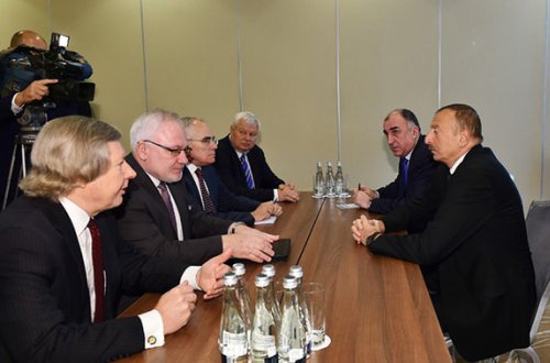 İlham Əliyev Polşada həmsədrlərlə görüşüb