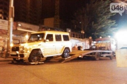 Azərbaycanlıya məxsus qızılı `Galendewagen` cərimə meydançasına aparıldı