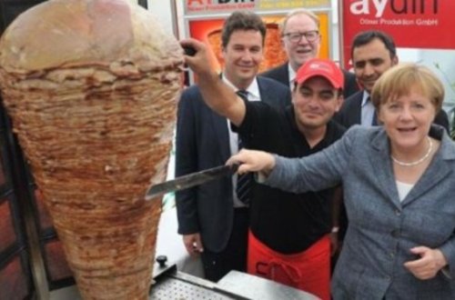 Merkel dönər hazırladı