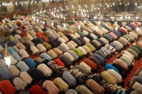 Məscidlərdə bayram namazı qılınıb