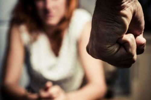 ƏR 18 YAŞLI ARVADINI POLİSƏ VERDİ