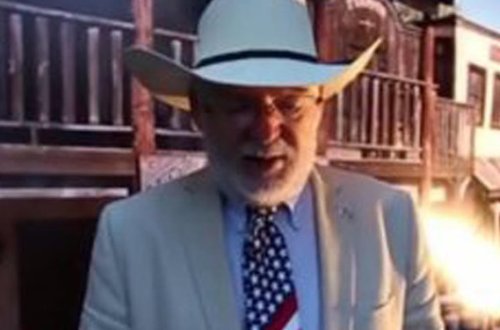 Amerikalı diplomat Azərbaycan himnini oxudu