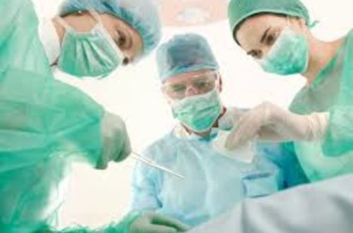 18 yaşlı qızın mədəsindən görün nə çıxdı