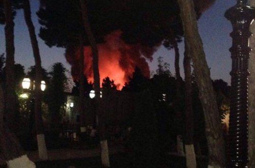 Maşın bazarı yanır