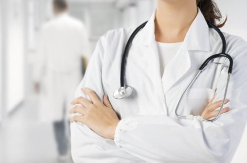 Azərbaycanda baş həkim işdən qovuldu