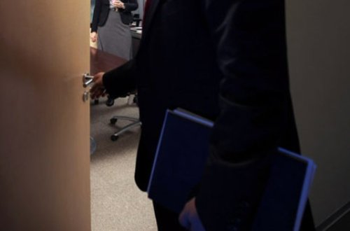 84 min məmur sərəncama göndərildi