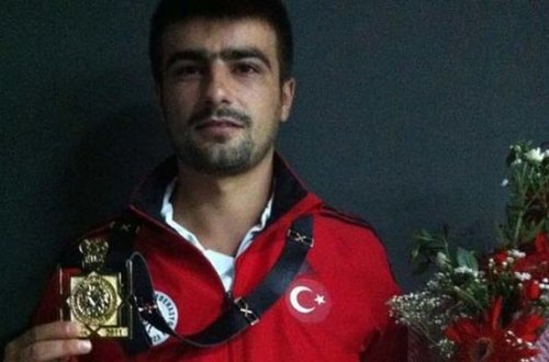 Keçmiş idmançı terrorda yaralılara kömək edərkən ölüb