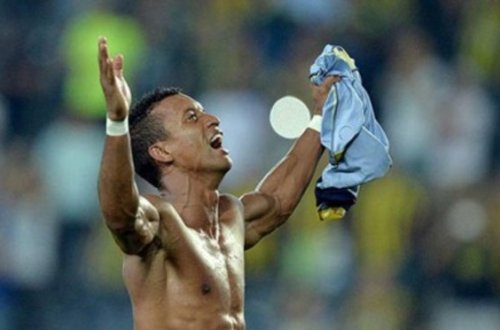 Ulduz futbolçu Türkiyədən gedir