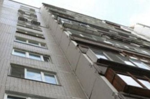 Bakıda iki yaşlı oğlan 4-cü mərtəbədən yıxılaraq ölüb