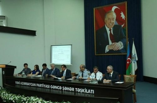 Elmar Vəliyev vətəndaşları qəbul edib