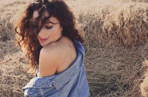 “Eurovision” təmsilçilərimizdən olan Dilarə Kazımovadan 18+ FOTOSESSİYA