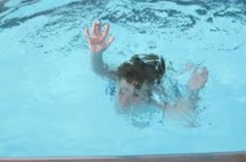 Daha bir nəfər suda batdı