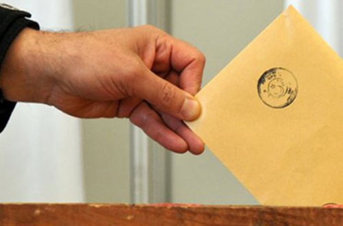 İspaniyada növbədənkənar parlament seçkiləri keçirilir