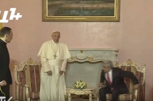 Sarkisyan Papaya hörmətsizlik etdi