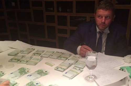 Qubernator 400 min avro rüşvət aldığı yerdə tutuldu