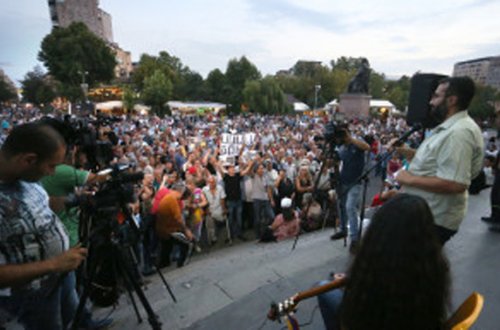 Ermənistanda Sarkisyanın istefası tələb olundu