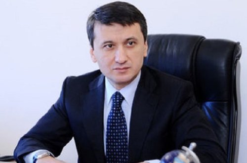 İlham Əliyev Azər Qasımovu