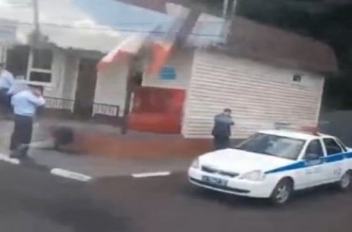 Moskvada polislərə hücum edənlər 