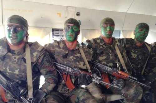 İyirmi beş minlik Azərbaycan ordusu cəbhə bölgəsində təlimlərdə