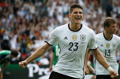 Almaniya və Polşa milliləri növbəti mərhələdə