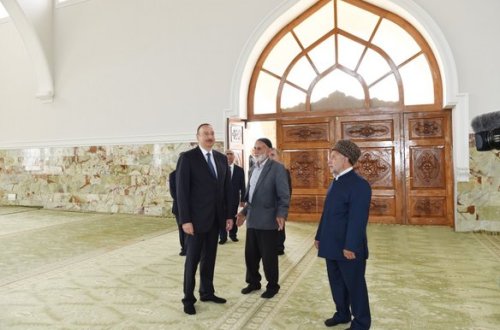 İlham Əliyev “Rəhimə Xanım” ziyarətgahında